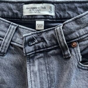 Abercrombie 90s Straight High Rise Curve Love Jean